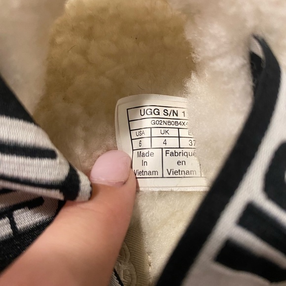 UGG Slides - Picture 6 of 8